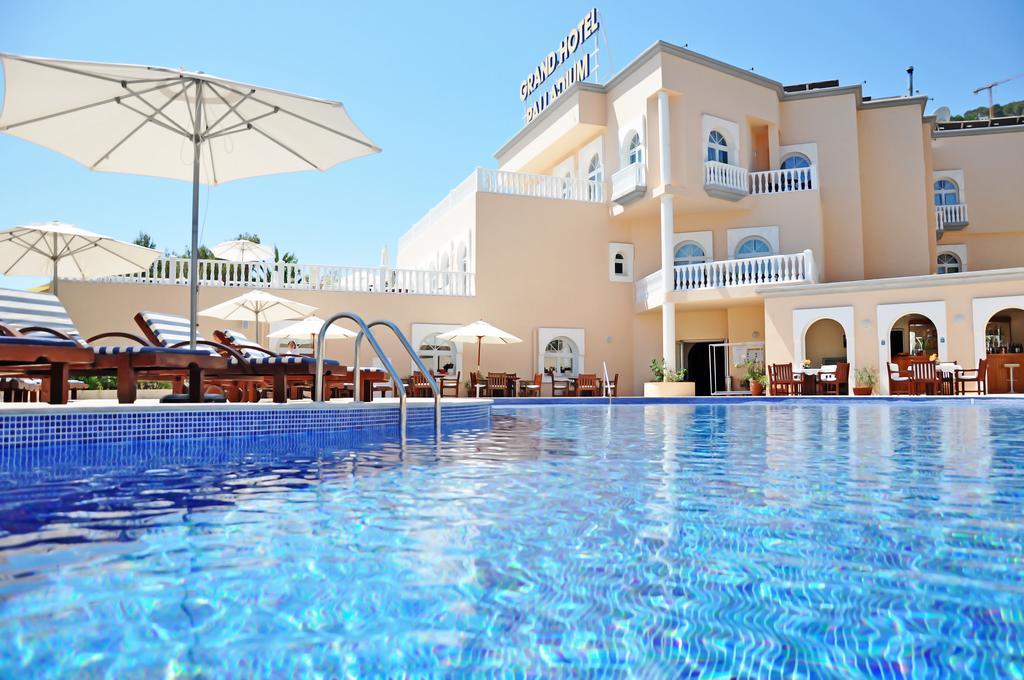 Grand Hotel Palladium Santa Eulalia Del Rio Extérieur photo