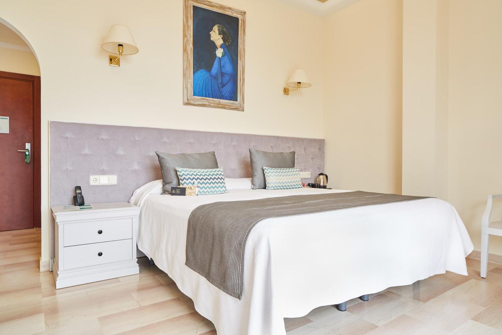 Grand Hotel Palladium Santa Eulalia Del Rio Extérieur photo