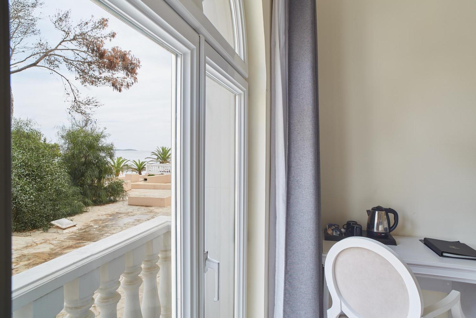Grand Hotel Palladium Santa Eulalia Del Rio Extérieur photo