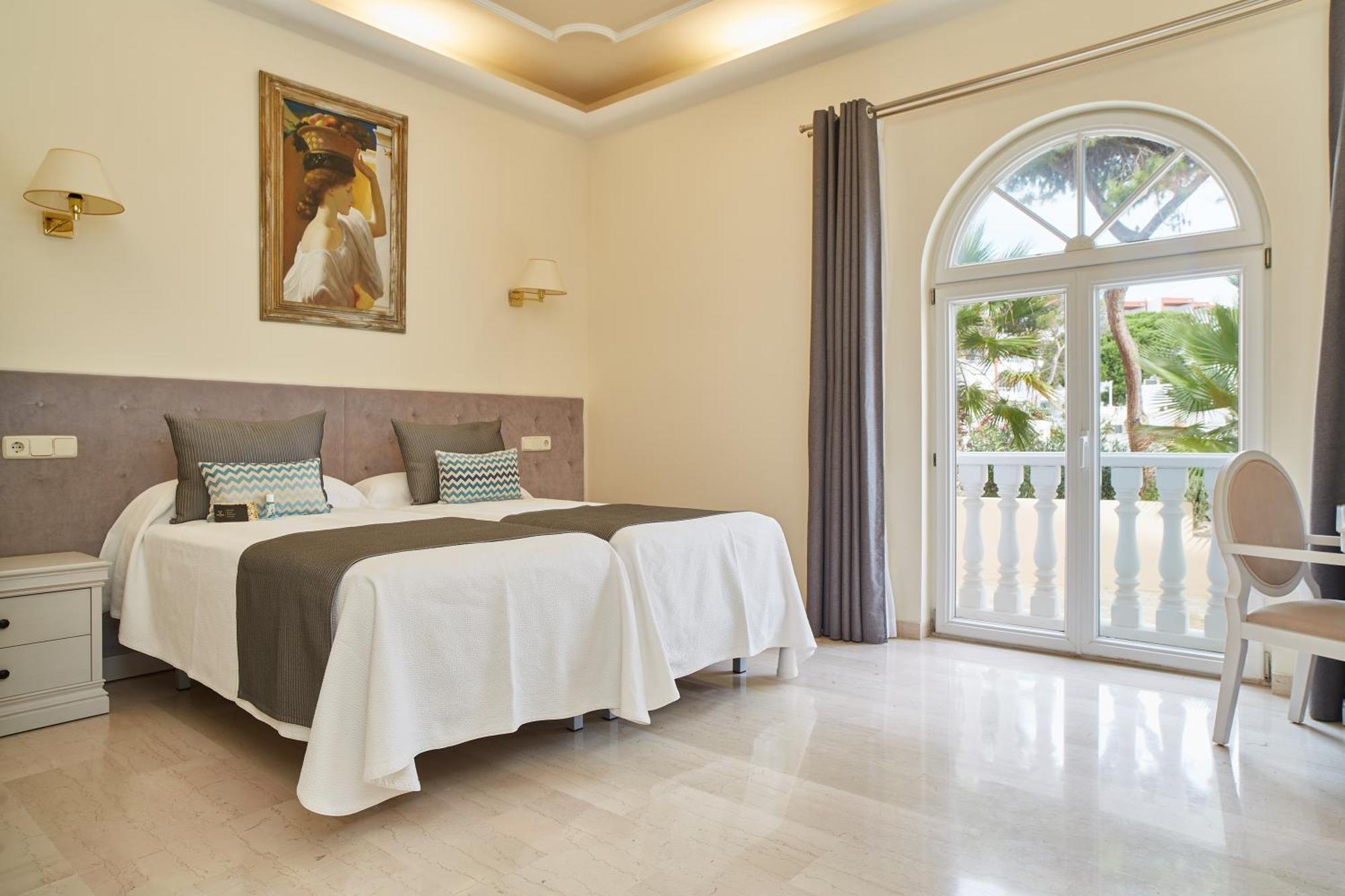 Grand Hotel Palladium Santa Eulalia Del Rio Extérieur photo