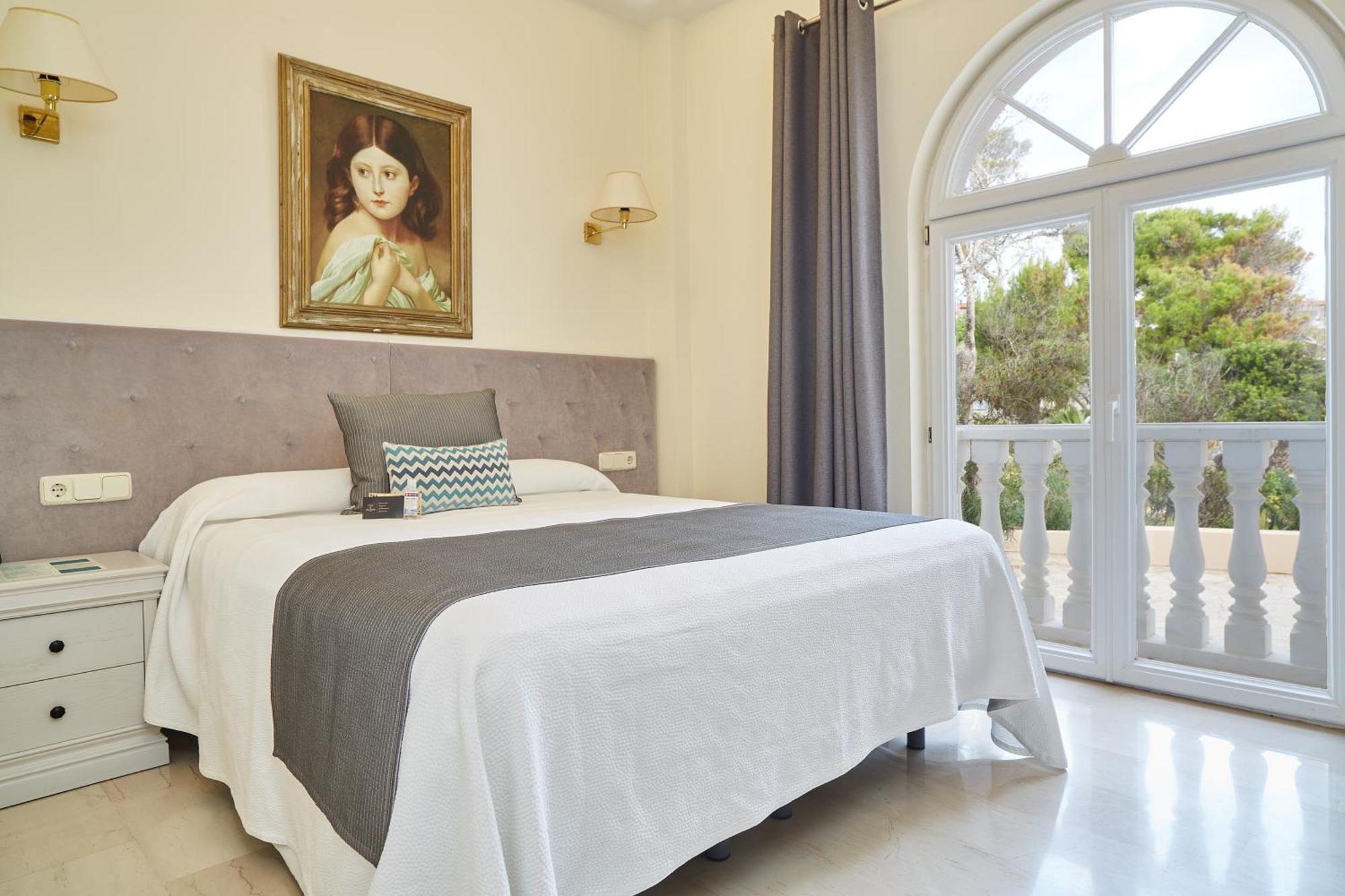 Grand Hotel Palladium Santa Eulalia Del Rio Extérieur photo