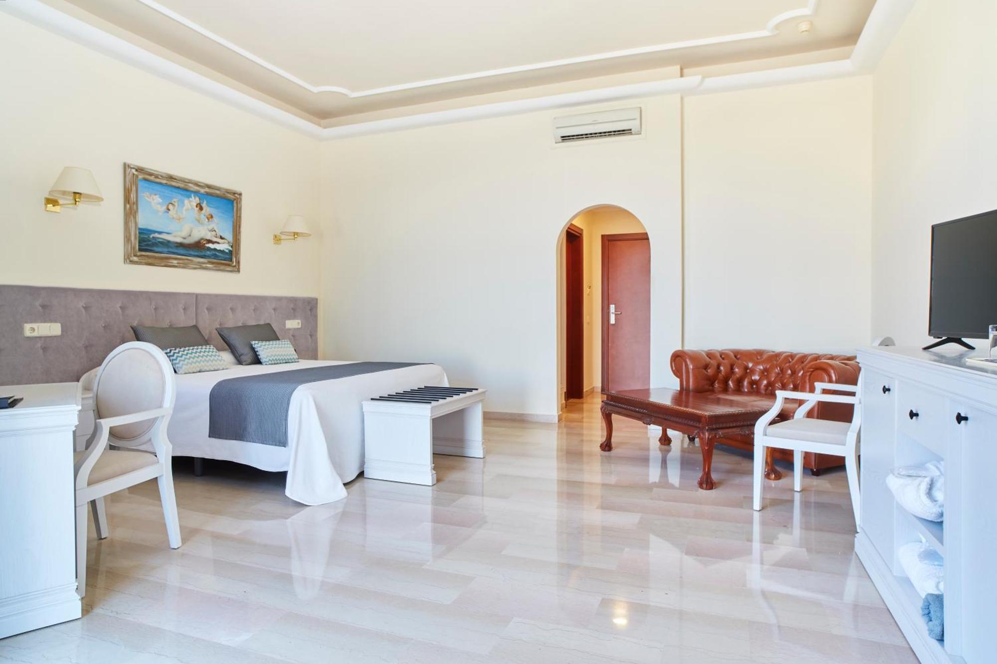 Grand Hotel Palladium Santa Eulalia Del Rio Extérieur photo