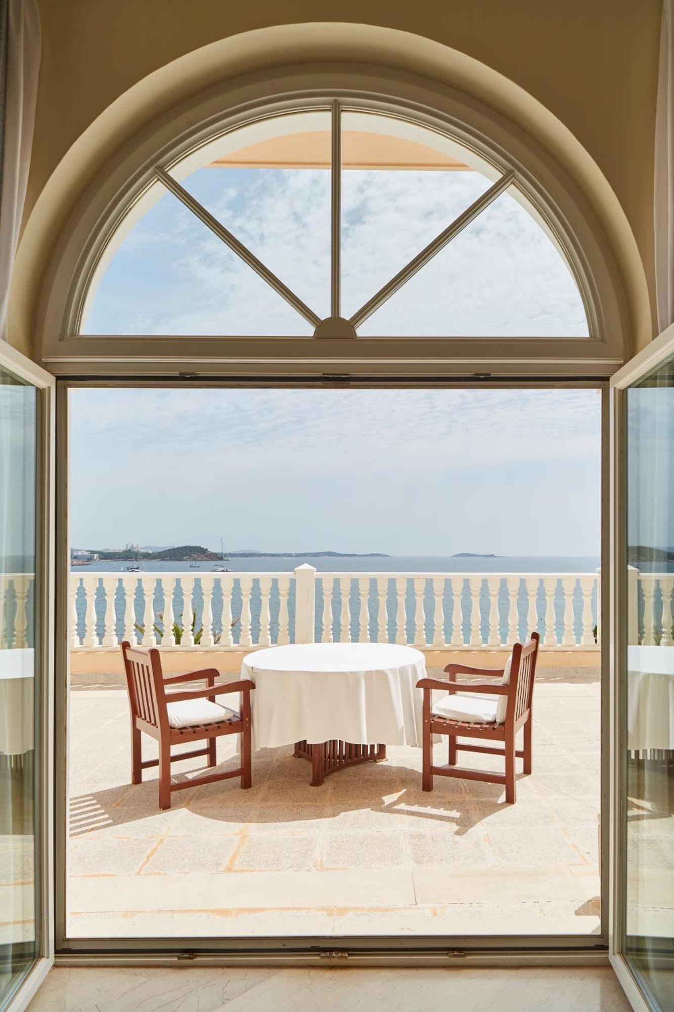 Grand Hotel Palladium Santa Eulalia Del Rio Extérieur photo