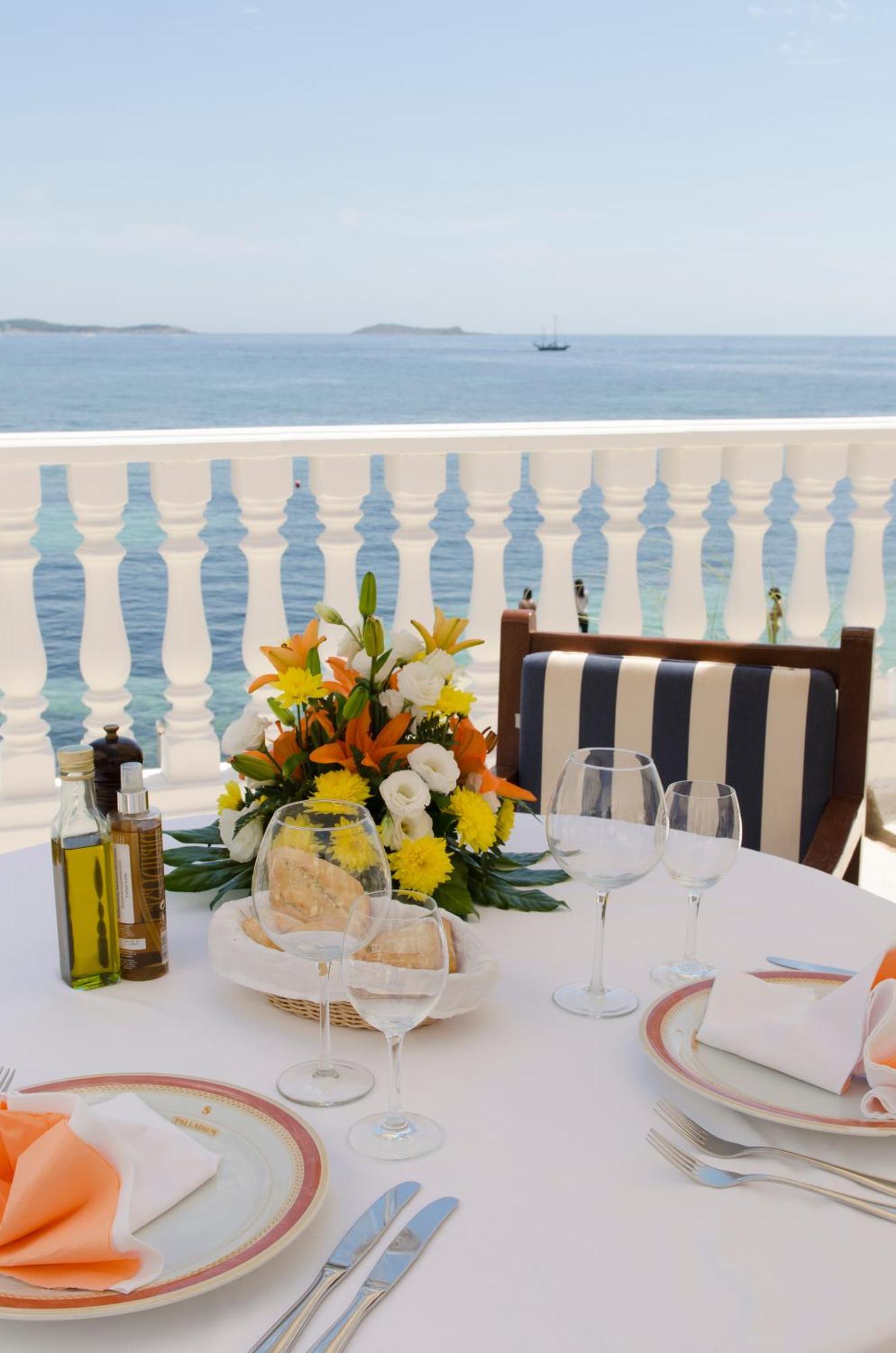 Grand Hotel Palladium Santa Eulalia Del Rio Extérieur photo